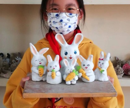“藝”起加油――盛世長(zhǎng)安小學(xué)陶藝社團(tuán)巧手迎兔年