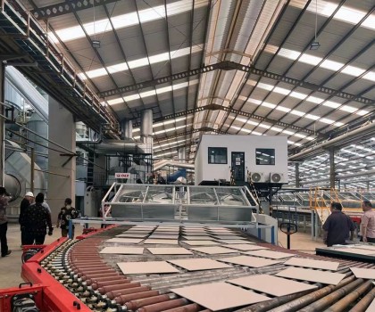 力泰賦能SPS新速度｜印尼單線日產(chǎn)30000m2數(shù)智生產(chǎn)線成功投產(chǎn)！